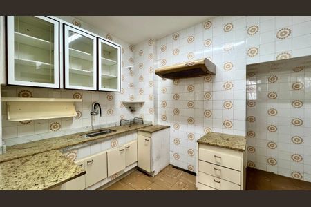 Apartamento à venda com 185m², 4 quartos e 2 vagas Apartamento à venda com 185m², 4 quartos e 2 vagasCozinha