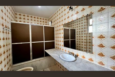 Apartamento à venda com 185m², 4 quartos e 2 vagas Apartamento à venda com 185m², 4 quartos e 2 vagasBanheiro 2