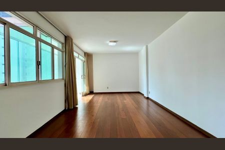 Apartamento à venda com 185m², 4 quartos e 2 vagas Apartamento à venda com 185m², 4 quartos e 2 vagasSala