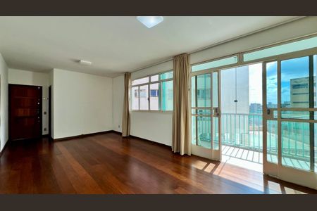 Apartamento à venda com 185m², 4 quartos e 2 vagas Apartamento à venda com 185m², 4 quartos e 2 vagasSala