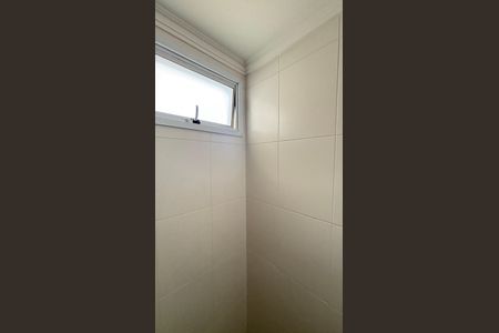 Apartamento à venda com 58m², 2 quartos e 2 vagas Apartamento à venda com 58m², 2 quartos e 2 vagasBanheiro da Suíte