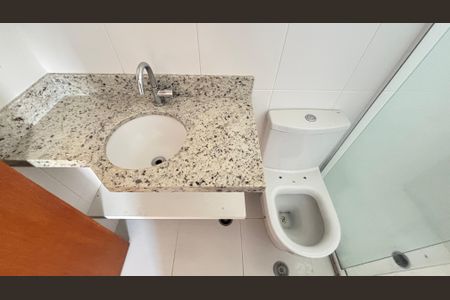 Apartamento à venda com 58m², 2 quartos e 2 vagas Apartamento à venda com 58m², 2 quartos e 2 vagasBanheiro da Suíte