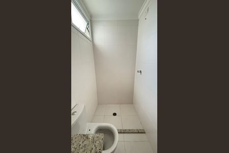 Apartamento à venda com 60m², 2 quartos e 2 vagas Apartamento à venda com 60m², 2 quartos e 2 vagasBanheiro da Suíte