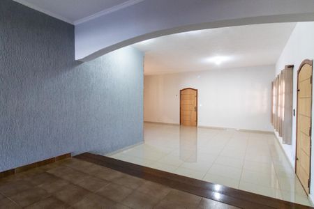 Casa à venda com 420m², 3 quartos e 6 vagas Casa à venda com 420m², 3 quartos e 6 vagasSala