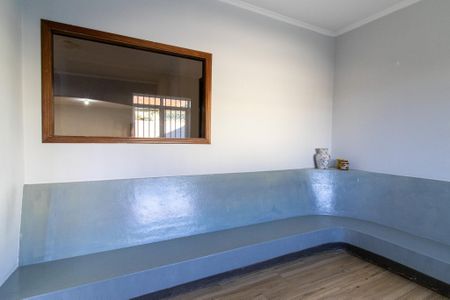 Casa à venda com 420m², 3 quartos e 6 vagas Casa à venda com 420m², 3 quartos e 6 vagasSala