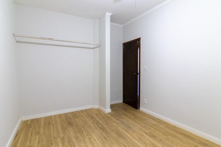 Casa à venda com 420m², 3 quartos e 6 vagas Casa à venda com 420m², 3 quartos e 6 vagasQuarto 2