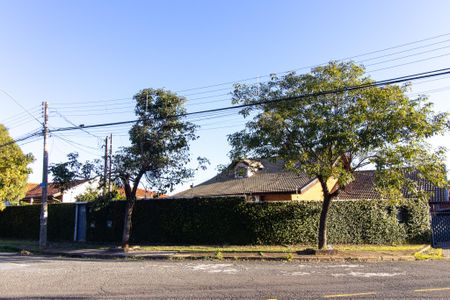 Casa à venda com 420m², 3 quartos e 6 vagas Casa à venda com 420m², 3 quartos e 6 vagasFachada