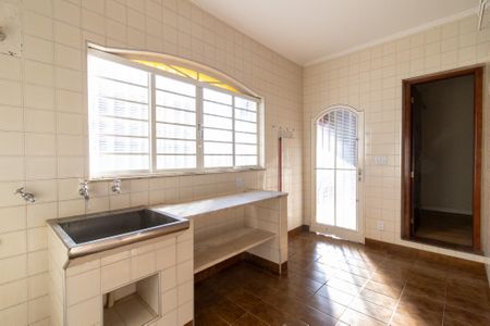 Casa à venda com 420m², 3 quartos e 6 vagas Casa à venda com 420m², 3 quartos e 6 vagasÁrea de Serviço