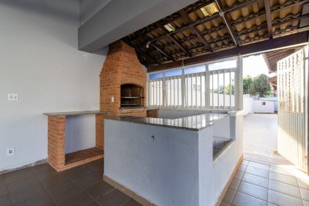 Casa à venda com 420m², 3 quartos e 6 vagas Casa à venda com 420m², 3 quartos e 6 vagasÁrea externa