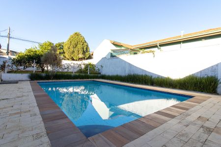 Casa à venda com 420m², 3 quartos e 6 vagas Casa à venda com 420m², 3 quartos e 6 vagasÁrea externa