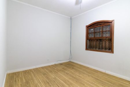 Casa à venda com 420m², 3 quartos e 6 vagas Casa à venda com 420m², 3 quartos e 6 vagasQuarto 1