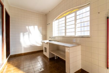 Casa à venda com 420m², 3 quartos e 6 vagas Casa à venda com 420m², 3 quartos e 6 vagasÁrea de Serviço