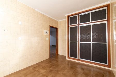 Casa à venda com 420m², 3 quartos e 6 vagas Casa à venda com 420m², 3 quartos e 6 vagasCozinha