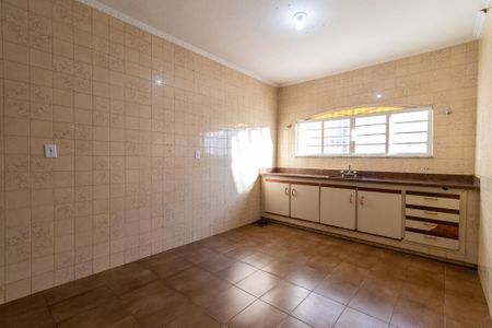 Casa à venda com 420m², 3 quartos e 6 vagas Casa à venda com 420m², 3 quartos e 6 vagasCozinha