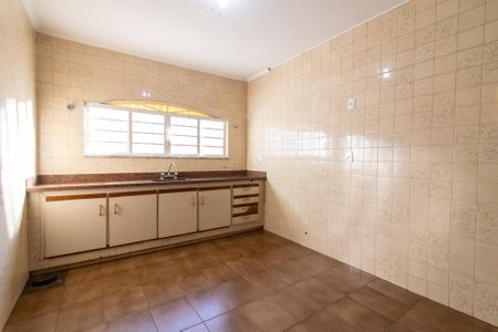 Casa à venda com 420m², 3 quartos e 6 vagas Casa à venda com 420m², 3 quartos e 6 vagasCozinha