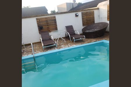 Casa de condomínio à venda com 396m², 3 quartos e 2 vagas Casa de condomínio à venda com 396m², 3 quartos e 2 vagasPiscina