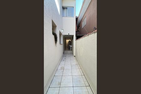 Casa à venda com 210m², 4 quartos e 2 vagas Casa à venda com 210m², 4 quartos e 2 vagasCorredor - Quintal