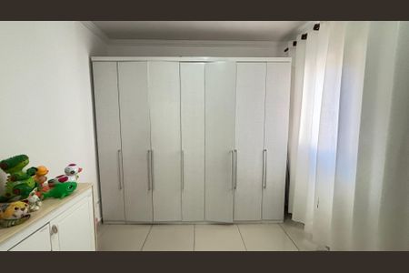 Casa à venda com 210m², 4 quartos e 2 vagas Casa à venda com 210m², 4 quartos e 2 vagasQuarto 1