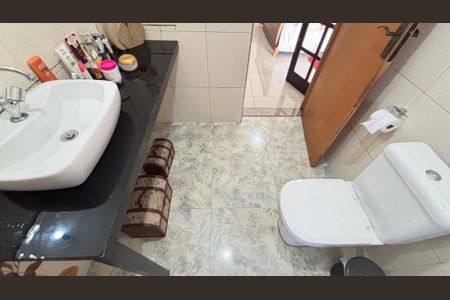 Casa à venda com 210m², 4 quartos e 2 vagas Casa à venda com 210m², 4 quartos e 2 vagasBanheiro da Suíte 1
