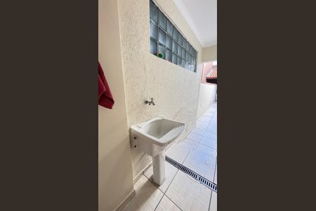 Casa à venda com 210m², 4 quartos e 2 vagas Casa à venda com 210m², 4 quartos e 2 vagasÁrea de Serviço