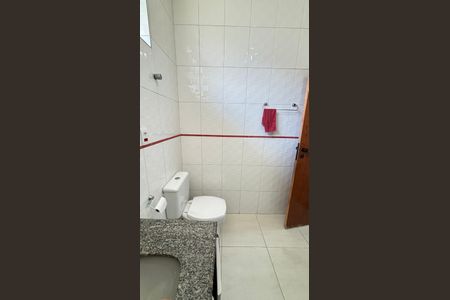 Casa à venda com 210m², 4 quartos e 2 vagas Casa à venda com 210m², 4 quartos e 2 vagasBanheiro Social