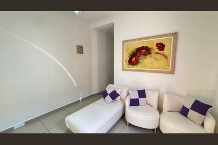 Casa à venda com 210m², 4 quartos e 2 vagas Casa à venda com 210m², 4 quartos e 2 vagasEscritório