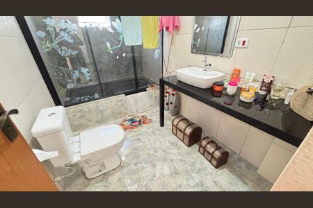 Casa à venda com 210m², 4 quartos e 2 vagas Casa à venda com 210m², 4 quartos e 2 vagasBanheiro da Suíte 1