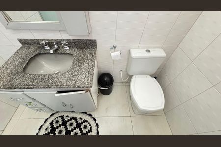 Casa à venda com 210m², 4 quartos e 2 vagas Casa à venda com 210m², 4 quartos e 2 vagasBanheiro Social