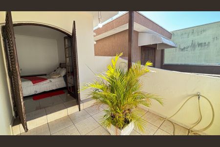 Casa à venda com 210m², 4 quartos e 2 vagas Casa à venda com 210m², 4 quartos e 2 vagasSuite 1 - Varanda
