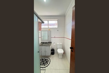 Casa à venda com 210m², 4 quartos e 2 vagas Casa à venda com 210m², 4 quartos e 2 vagasBanheiro Social