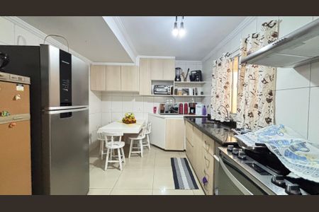 Casa à venda com 210m², 4 quartos e 2 vagas Casa à venda com 210m², 4 quartos e 2 vagasCozinha