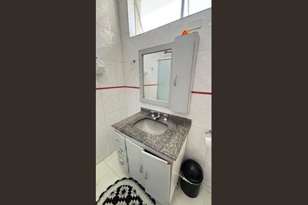 Casa à venda com 210m², 4 quartos e 2 vagas Casa à venda com 210m², 4 quartos e 2 vagasBanheiro Social