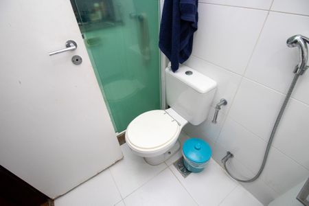 Apartamento à venda com 145m², 4 quartos e 2 vagas Apartamento à venda com 145m², 4 quartos e 2 vagasBanheiro Suíte