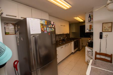 Apartamento à venda com 145m², 4 quartos e 2 vagas Apartamento à venda com 145m², 4 quartos e 2 vagasCozinha