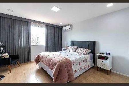Casa à venda com 140m², 4 quartos e 2 vagas