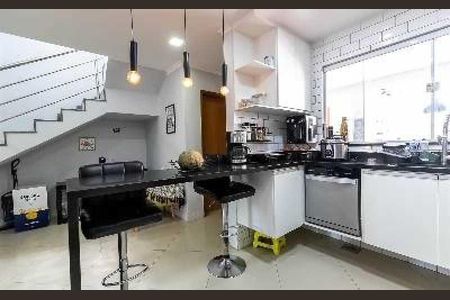 Casa à venda com 140m², 4 quartos e 2 vagas