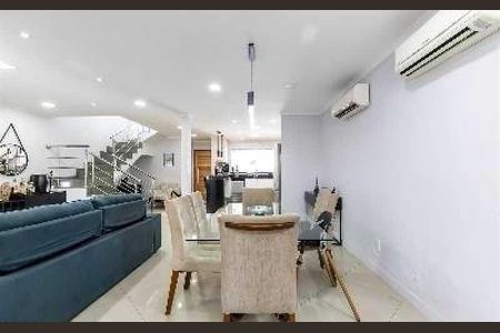 Casa à venda com 140m², 4 quartos e 2 vagas