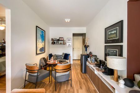 Apartamento à venda com 53m², 2 quartos e 1 vaga Apartamento à venda com 53m², 2 quartos e 1 vagaSala