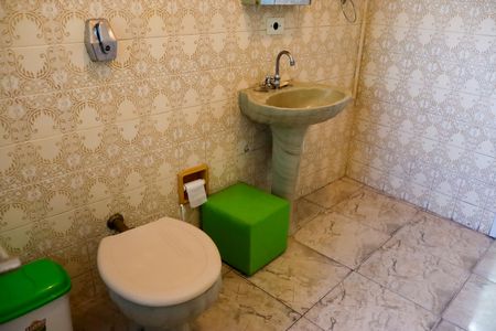 Casa à venda com 266m², 3 quartos e sem vaga Casa à venda com 266m², 3 quartos e sem vagaBanheiro
