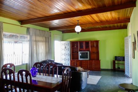 Casa à venda com 266m², 3 quartos e sem vagasala