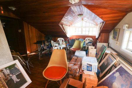 Casa de condomínio à venda com 238m², 3 quartos e 2 vagasEspaço Sótão