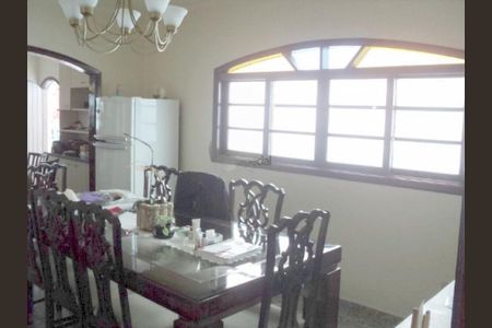 Casa à venda com 352m², 3 quartos e 4 vagas