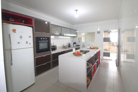 Casa à venda com 500m², 3 quartos e 3 vagasCasa 1 - Cozinha