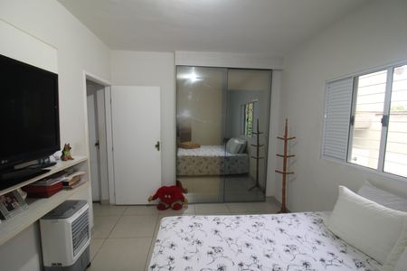 Casa à venda com 500m², 3 quartos e 3 vagasCasa 1 - Quarto 2