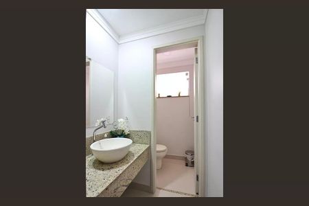 Casa à venda com 194m², 3 quartos e 4 vagas
