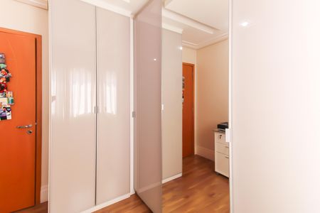 Apartamento à venda com 130m², 3 quartos e 3 vagas Apartamento à venda com 130m², 3 quartos e 3 vagasQuarto