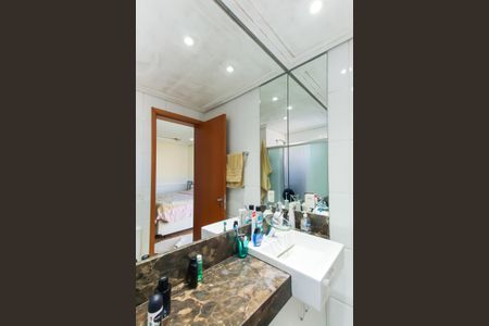 Apartamento à venda com 130m², 3 quartos e 3 vagas Apartamento à venda com 130m², 3 quartos e 3 vagasBanheiro da Suíte 1