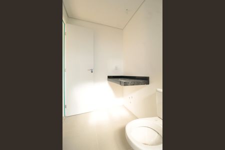 Casa à venda com 210m², 3 quartos e 4 vagasBanheiro da Suíte 1