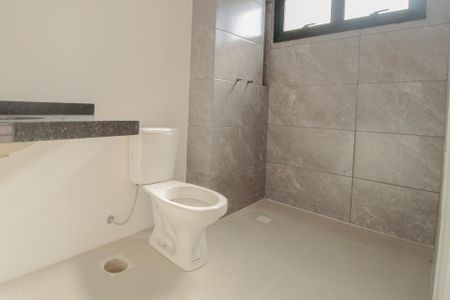 Casa à venda com 210m², 3 quartos e 4 vagasBanheiro da Suíte 1