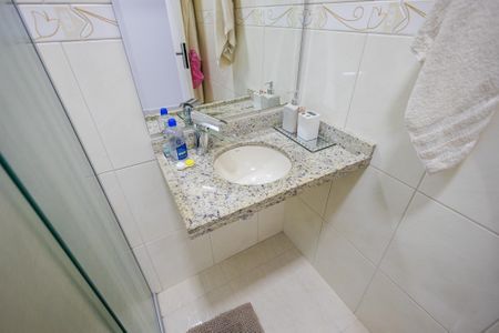 Casa à venda com 75m², 2 quartos e 1 vaga Casa à venda com 75m², 2 quartos e 1 vagaBanheiro